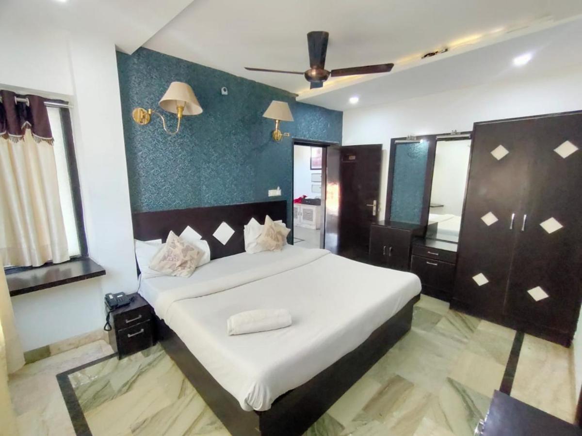Hotel Laxman Resort Agra  Buitenkant foto